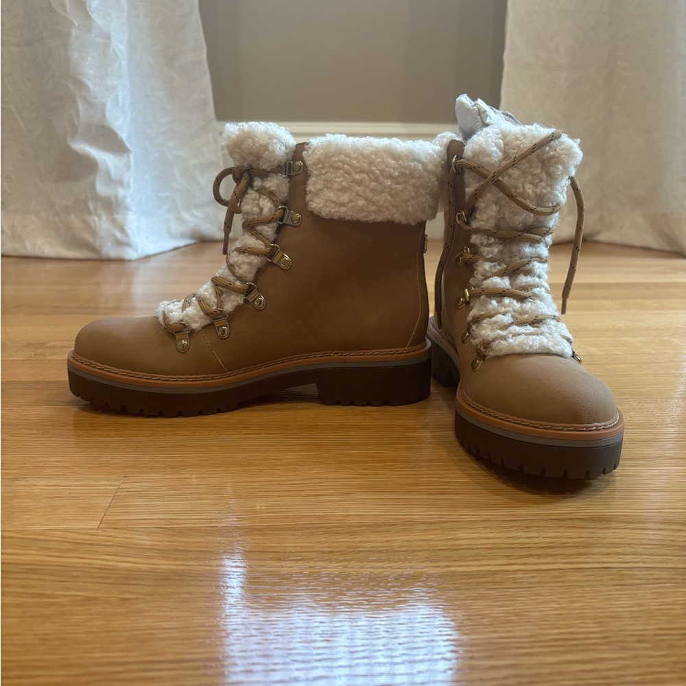 Tommy Hilfiger Tan Winter Boots with Faux Fur